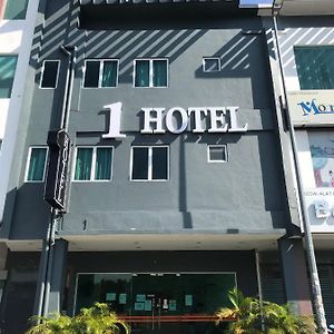 1 Hotel Mahkota Cheras